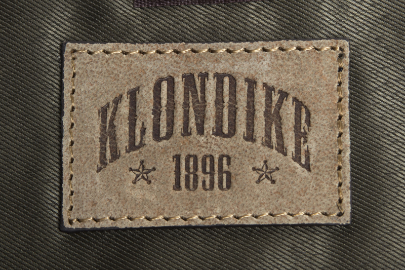 Klondike 1896 Несессер KLONDIKE «Blake», винтажная кожа в коричневом цвете, 22 х 28 х 7,5 см Арт.: KD1034-02