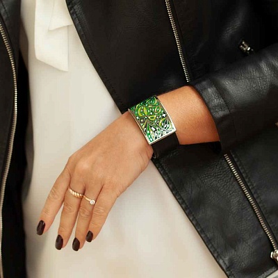 Браслет на кожаном черном ремешке  Fiore Luna  CB01366-4 G 