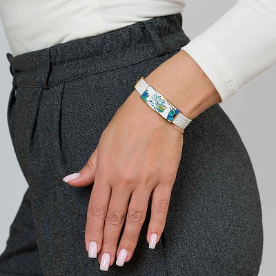 Браслет на белом кожанном ремешке  Fiore Luna  CB03599-23A 