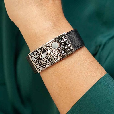 Браслет на кожаном черном ремешке  Fiore Luna  CB00952-10 BW 