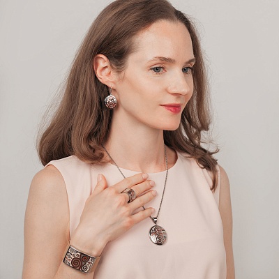 Браслет на кожаном персиковом ремешке  Fiore Luna  CB01319-16 R/S 