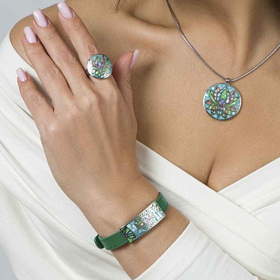 Браслет на зеленом кожанном ремешке  Fiore Luna  CB03598-4A 