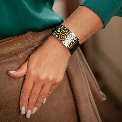 Браслет на кожаном черном ремешке  Fiore Luna  CB01319-4 BR 