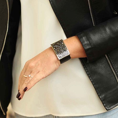 Браслет на кожаном черном ремешке  Fiore Luna  CB01366-3 BW 