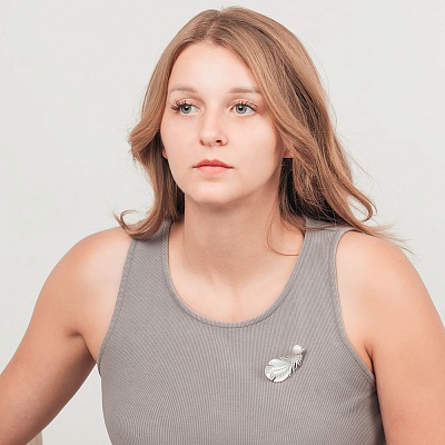 Брошь Перо Natural shell + Artificial pearl  Fiore Luna  XR07613A1 S 