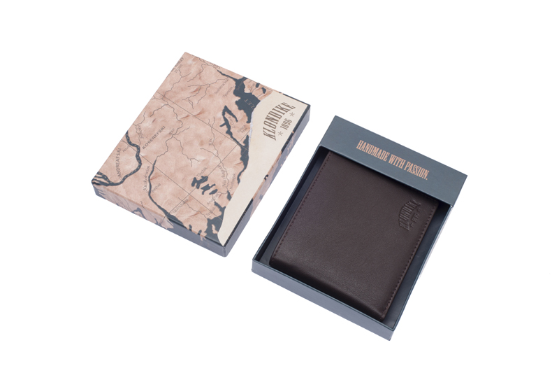 Klondike 1896 Бумажник KLONDIKE Claim, натуральная кожа в коричневом цвете, 12 х 2 х 9,5 см Арт.: KD1107-03